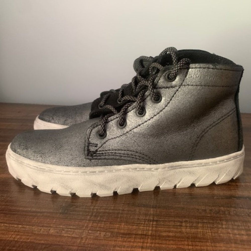 Wolverine Men' s Mid Space-Age Silver Sneaker Lace Up Flat  Boots 6